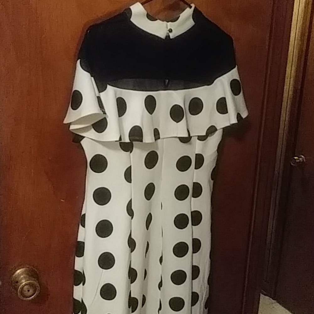 Dress - Picture 2 of 3